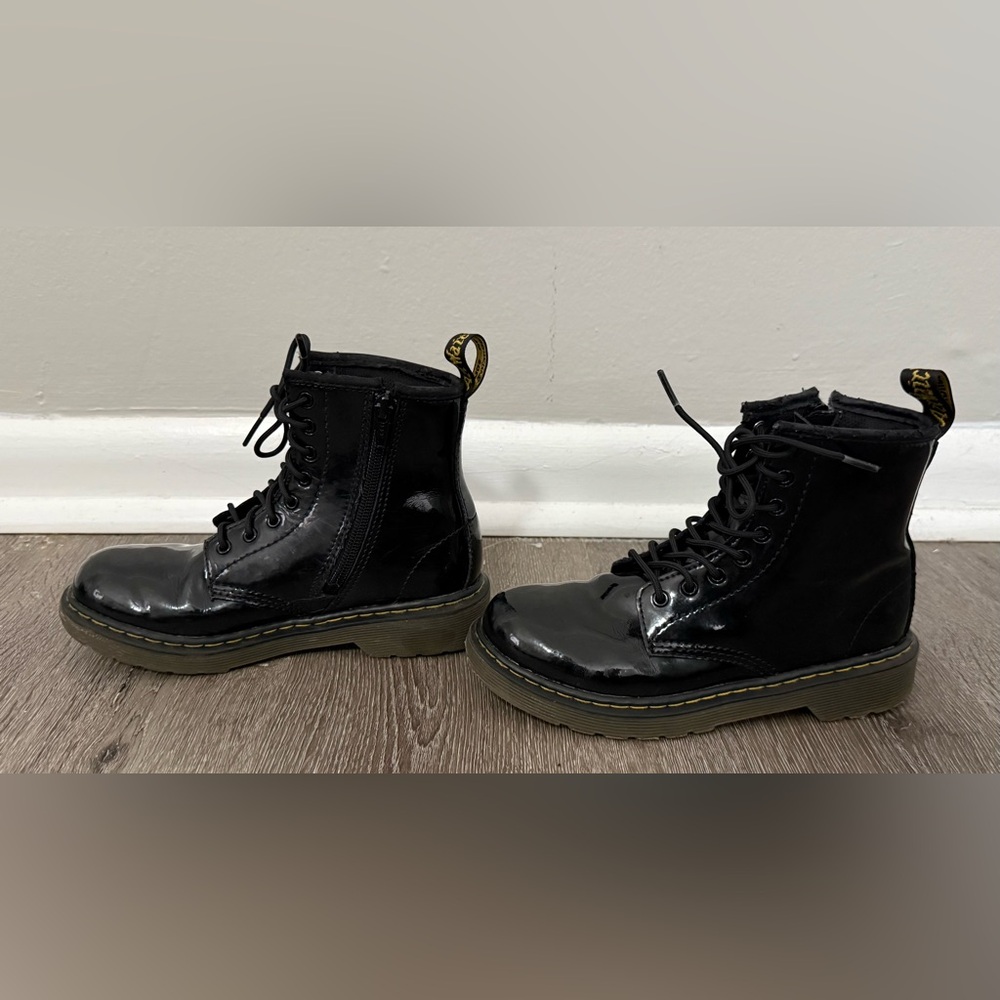 Dr. Martens Black |Size 2 - Picture 2 of 7